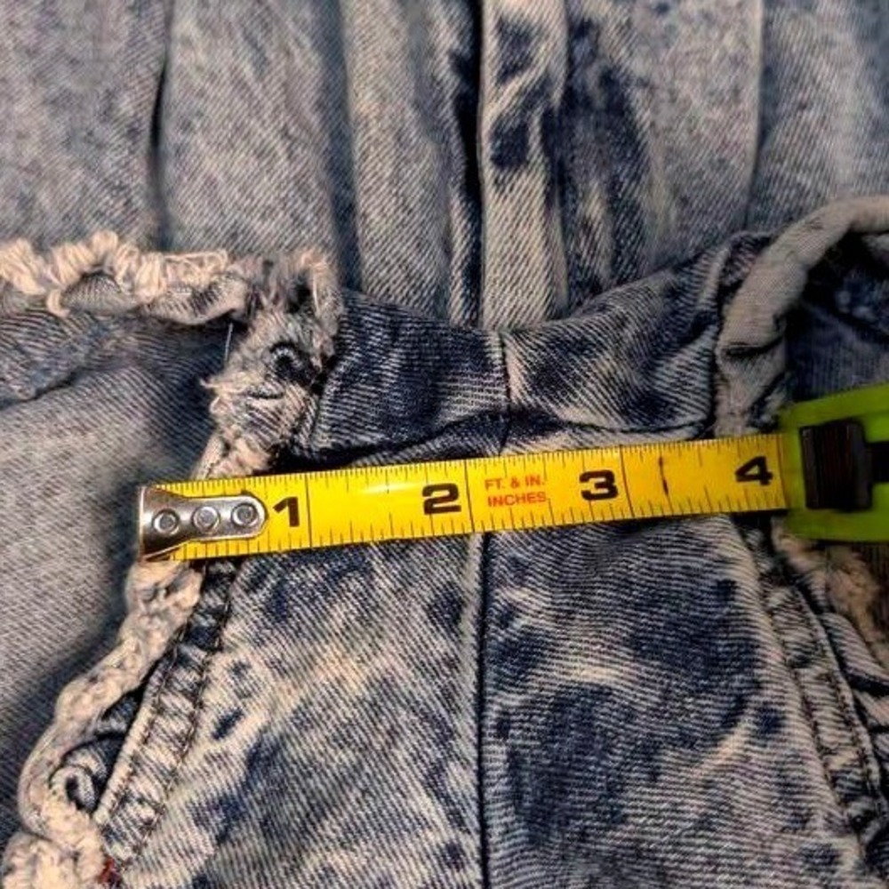 Very J ~ Acid Wash Denim Ruffle Shorts Medium ~ Paperbag High Waist/Frayed/Boho - Picture 7 of 10